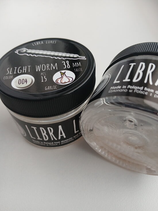 Slight Worm 38mm, 004-Silver Pearl, 0,25gr, Garlic, 15psc/pack